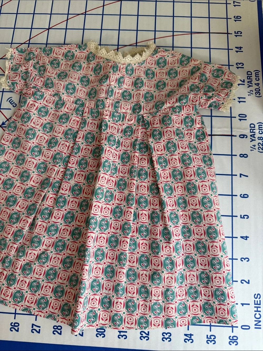 1930s 40s Vintage Cotton Child’s Dress Cutter Fabric Novelty Floral Print